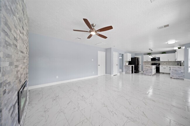 Building Photo - 16307 Split Willow Dr