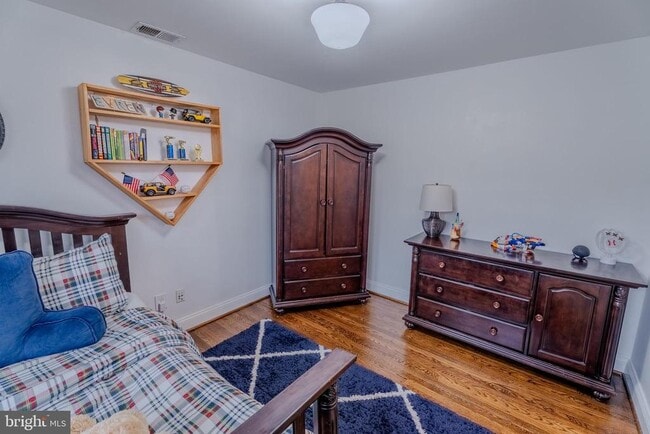 Building Photo - 308 Old Court House Rd NE