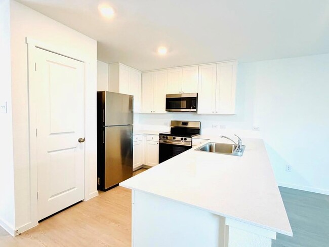 Building Photo - 449 Jones Bch Ln