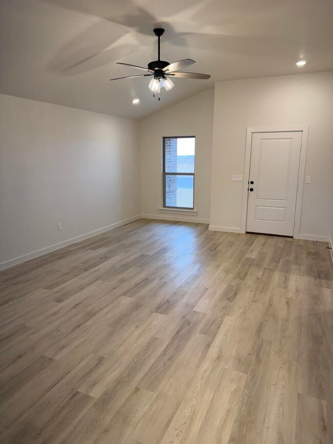 Building Photo - 1315 N Chicago Ave