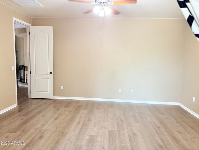 Building Photo - 931 E Canyon Way