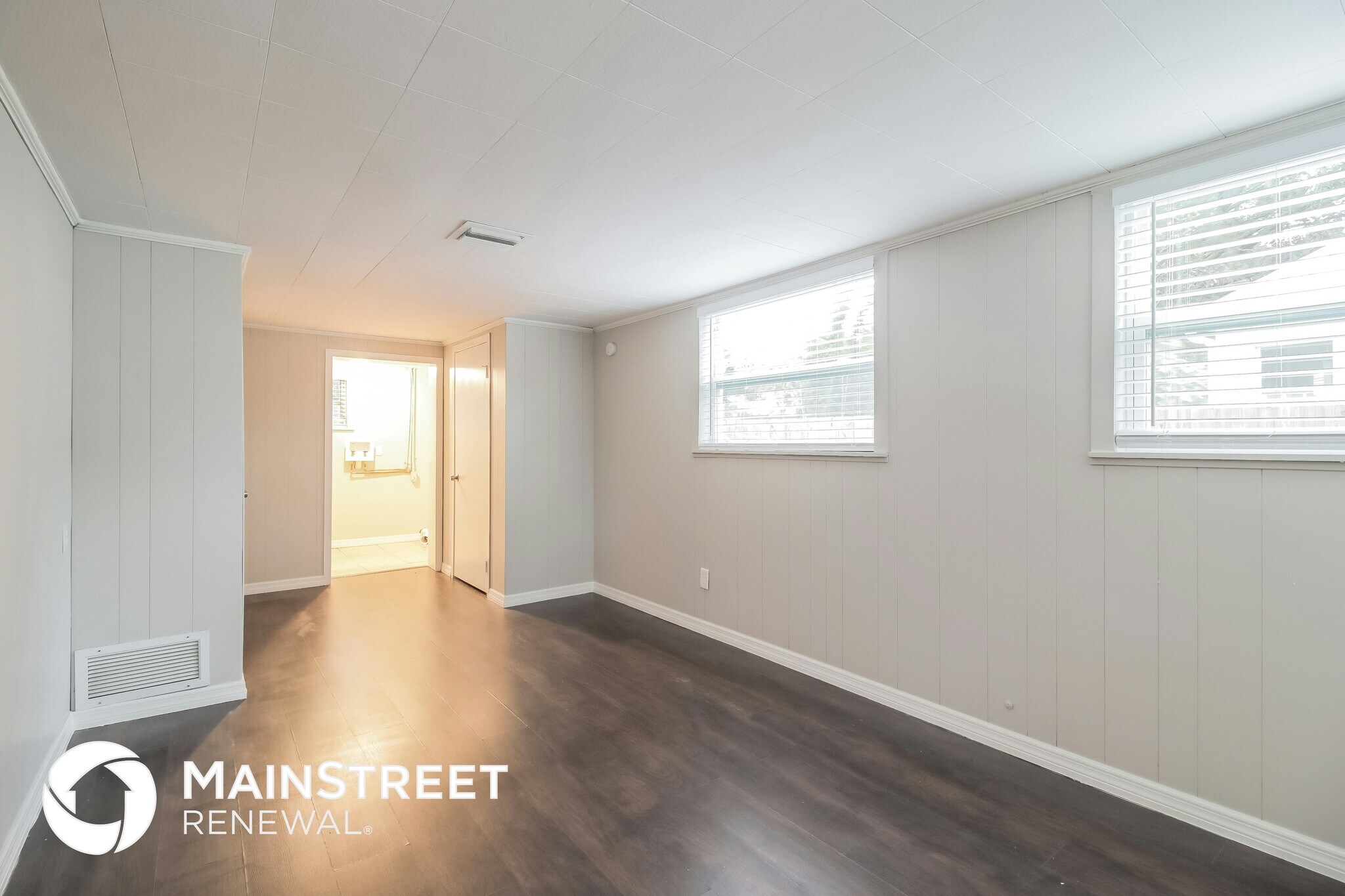 Building Photo - 1609 Pinewood Dr