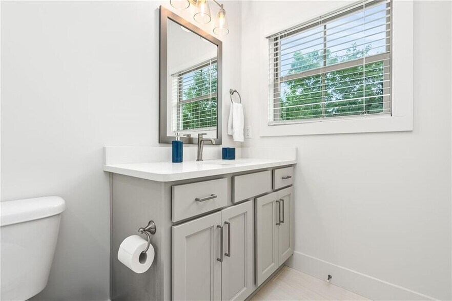 Building Photo - 1235 Tigers Tail Trl