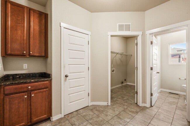 Building Photo - Pristine 4 Bedroom Home in Colorado Springs