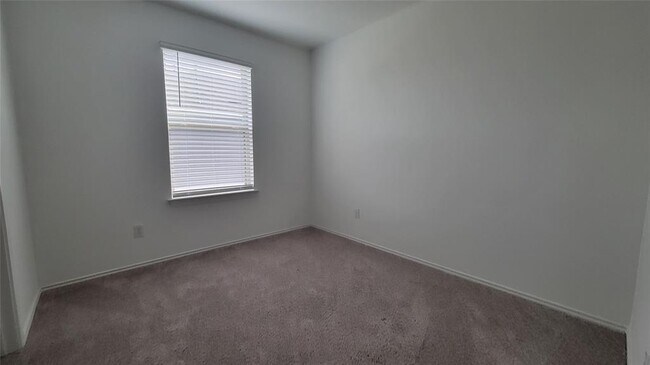 Building Photo - 217 Redonda Dr