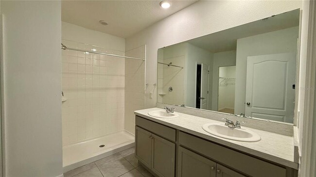 Building Photo - 318 Montgomery Ct