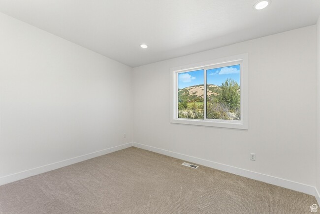 Building Photo - 5866 N Fork Rd