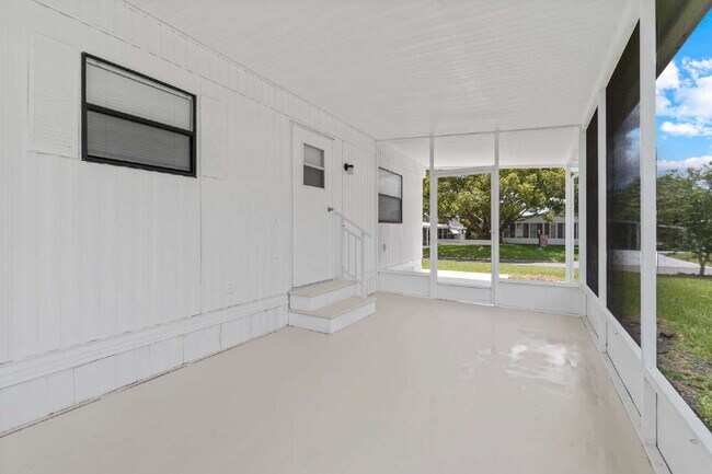 Building Photo - Affordable 2BR/1BA in Orange Blossom section of The Villages