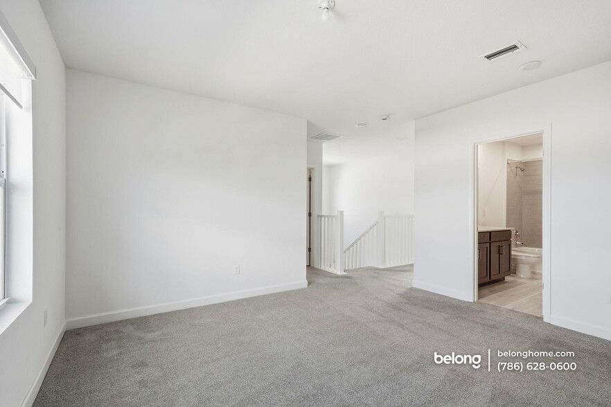 Building Photo - 14114 SW Surina St