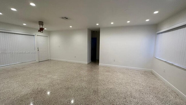 Building Photo - 8855 SW 41st Terrace