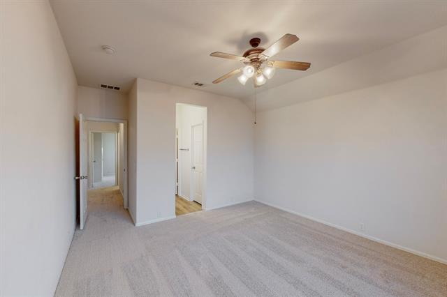 Building Photo - 611 Blue Sky Dr