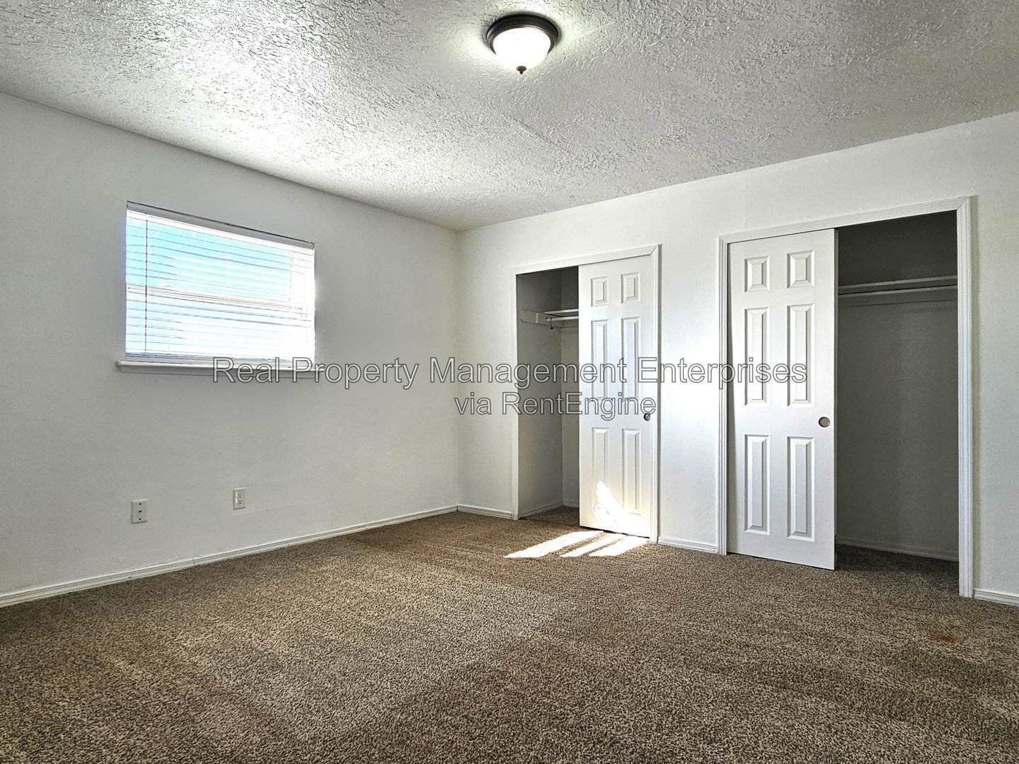 Building Photo - 1707 Beaumont Dr