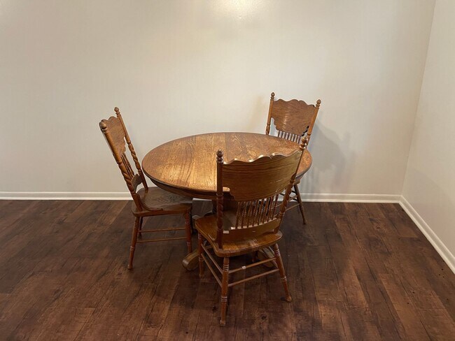 Building Photo - House on nice lot in Beauregard!