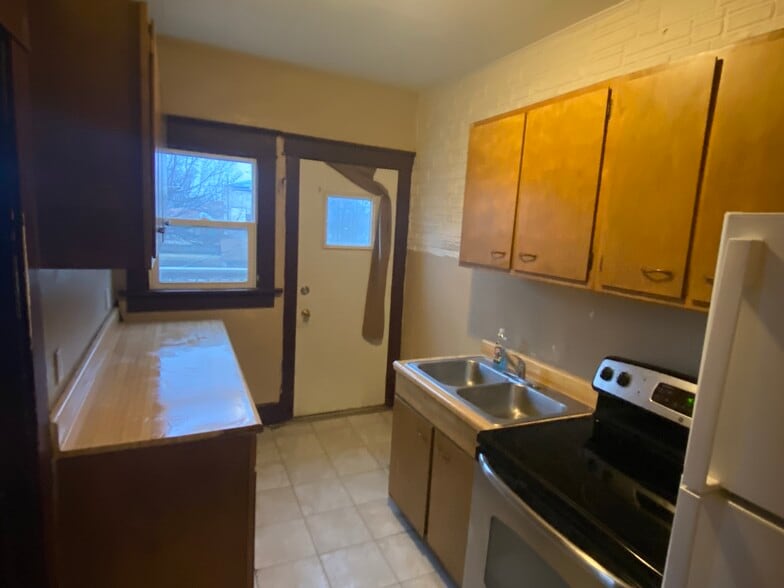 Kitchen - 313 S 3rd St