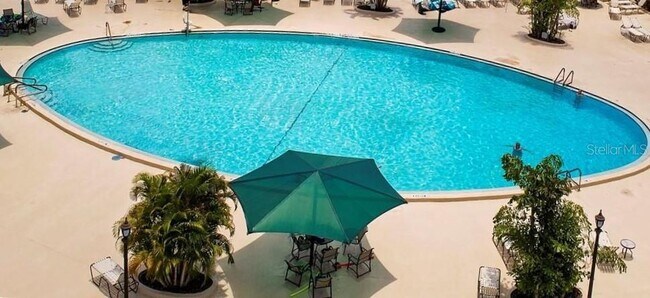 Building Photo - 2102 Hereford Dr