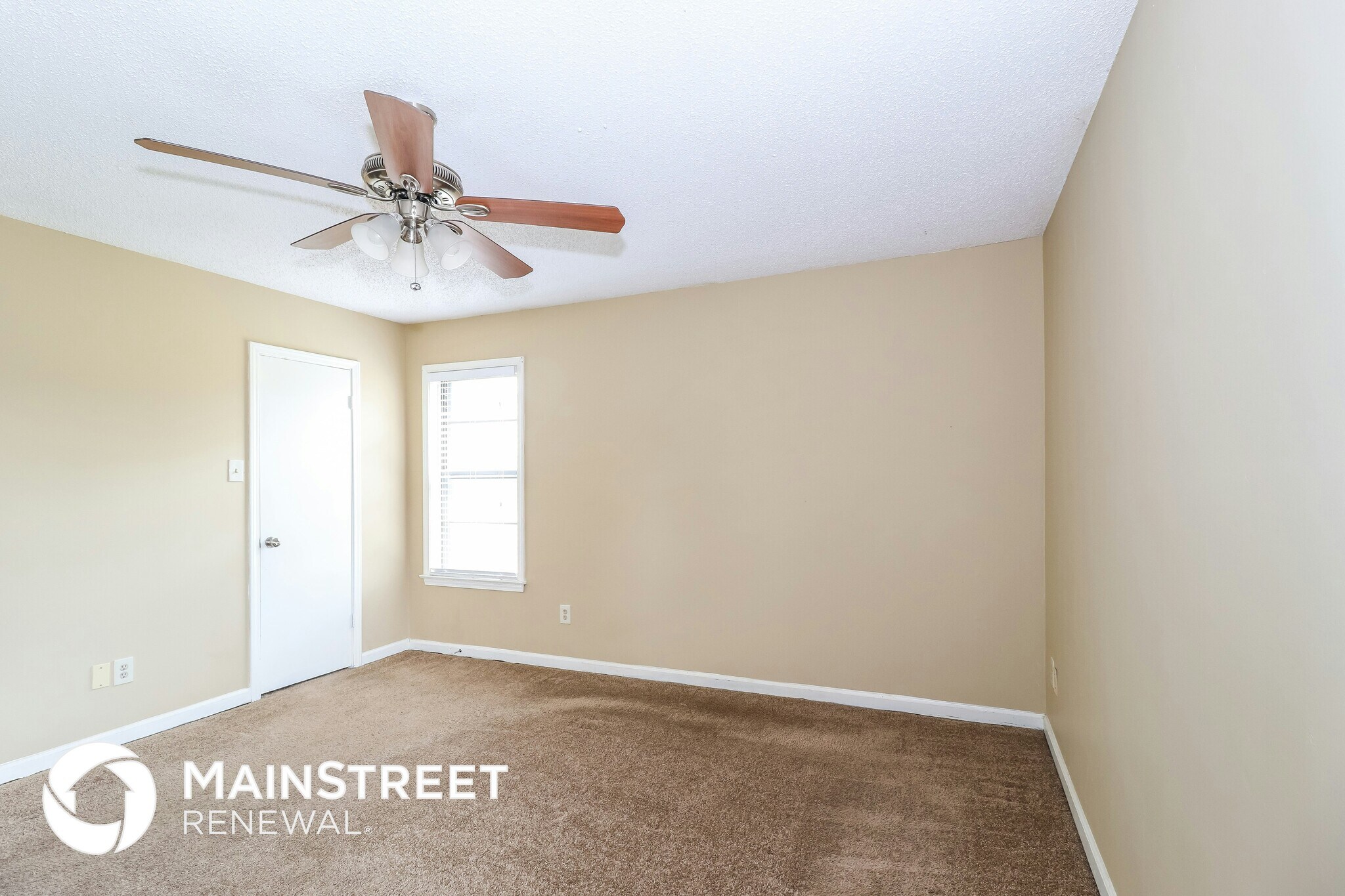Building Photo - 3902 Clover Hill Dr