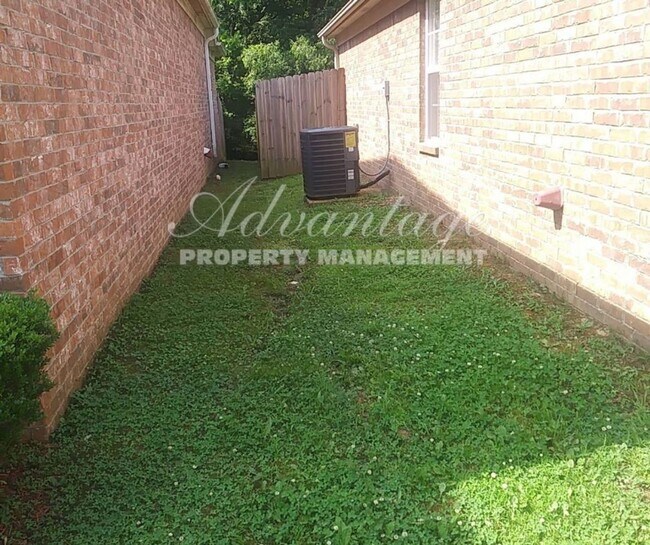 Building Photo - Charming newly renovated Home in Cordova, TN