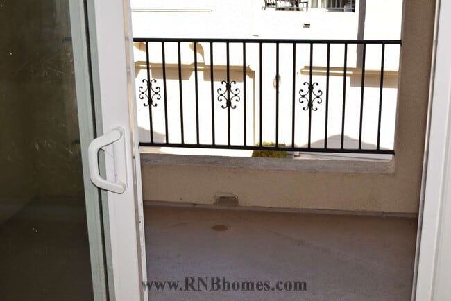 Building Photo - 1345 Incline Dr