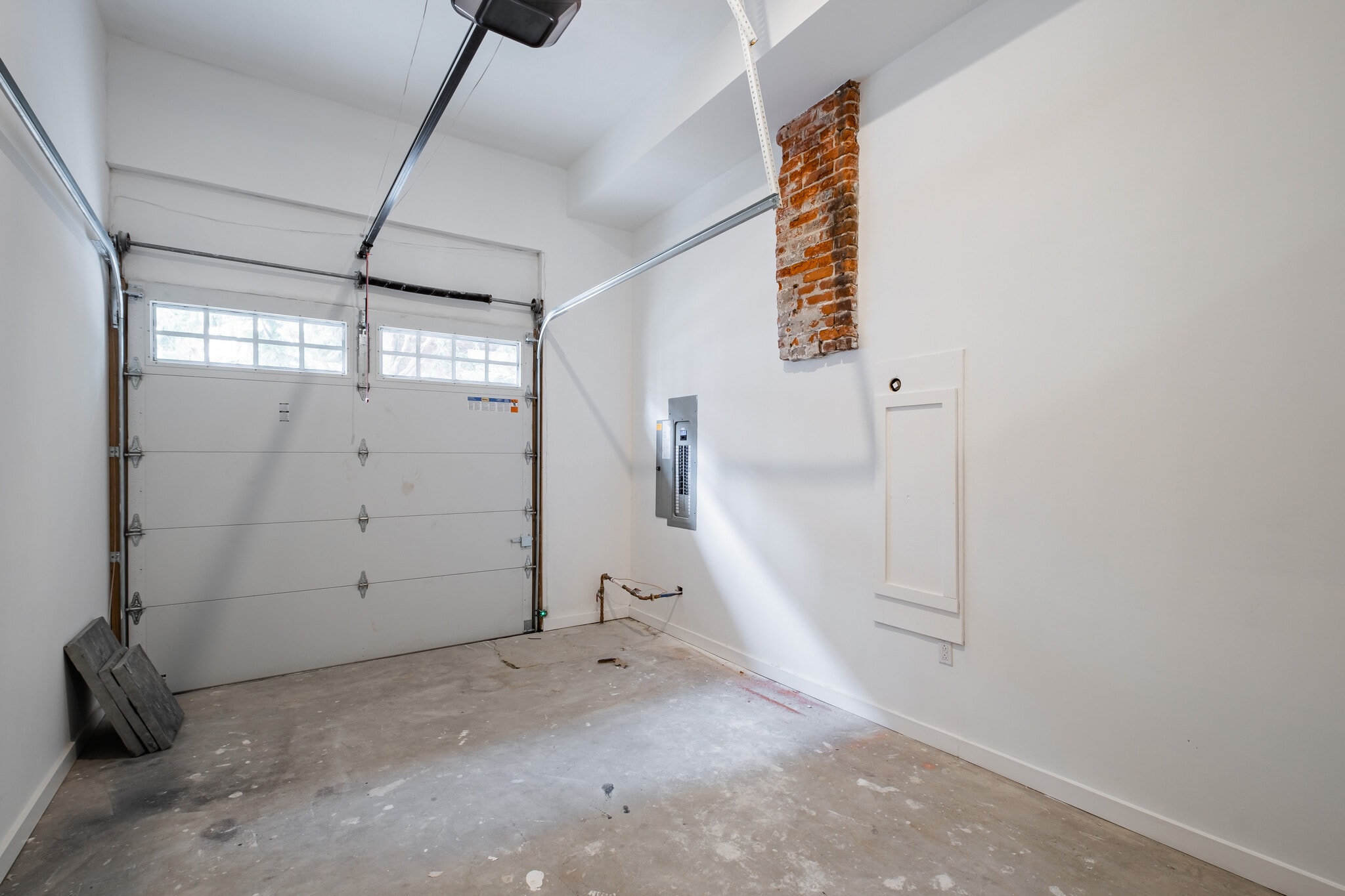 Building Photo - 702 Alter St