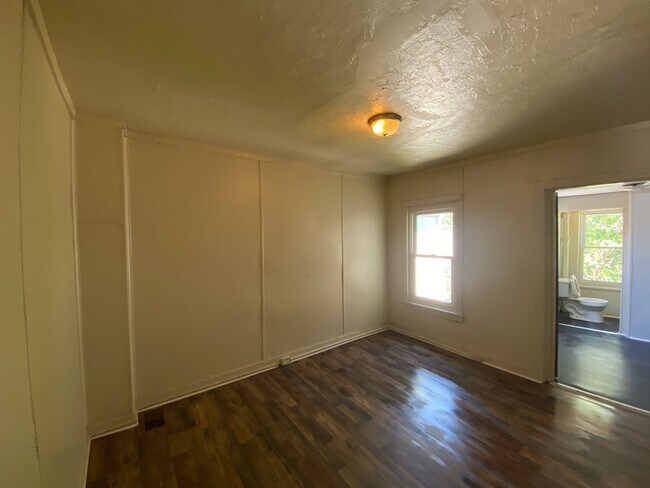Building Photo - 231 Franklin Way