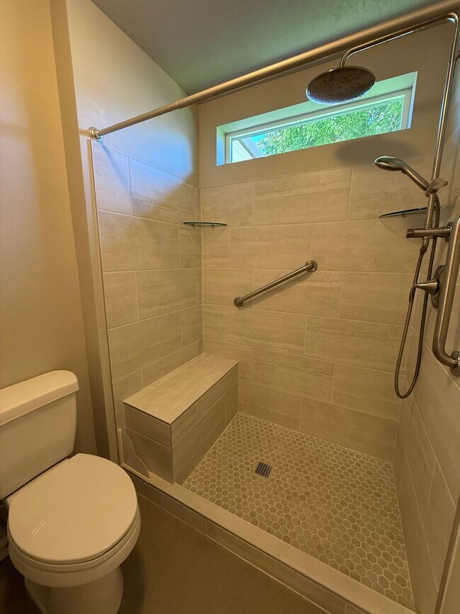 Building Photo - Beautiful Meridian Home in Prime Location Near The Village, Parks & Schools
