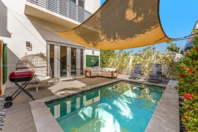 Building Photo - 3055 Carter St