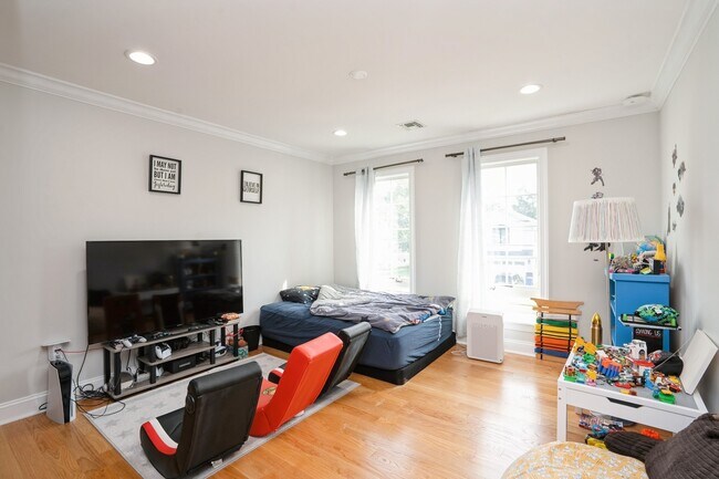 Building Photo - 105 Westervelt Pl