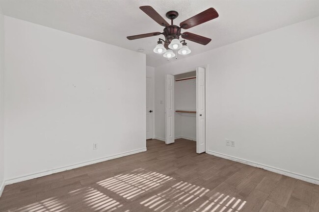 Building Photo - 2375 Shadow Ln