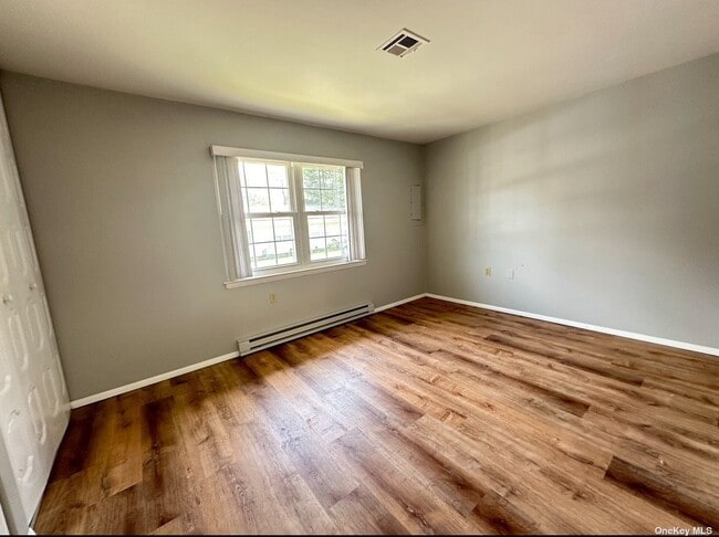 Building Photo - 306 Torquay Ct