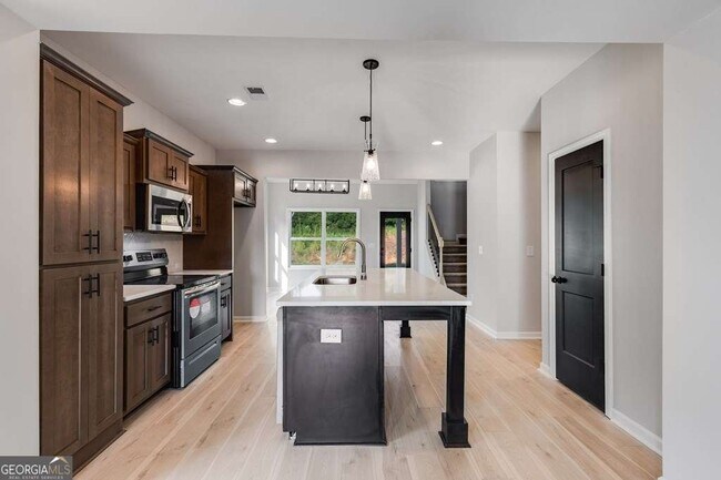 Building Photo - 140 Cedar Pk Wy