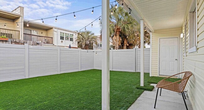 Building Photo - 209 Angelfish Ave.