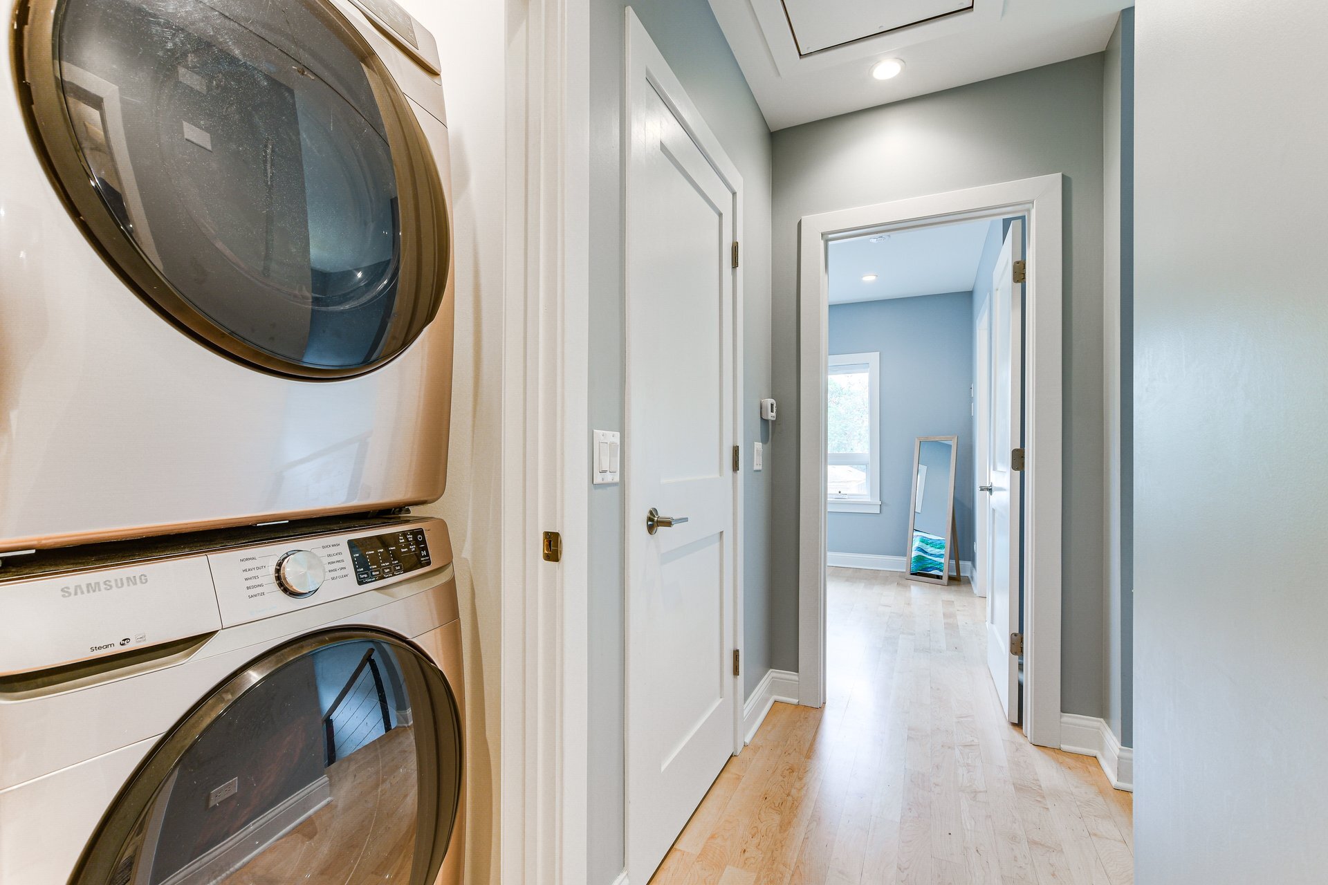 2nd floor laundry - 4727 N Kiona Ave