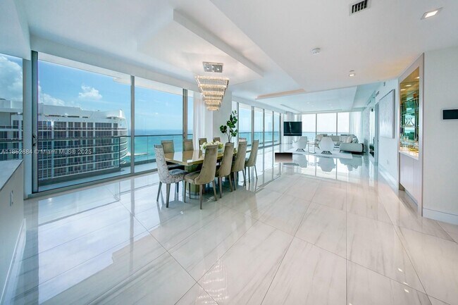 Building Photo - 10203 Collins Ave
