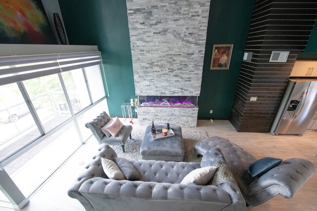 Building Photo - 969 Sigsbee St