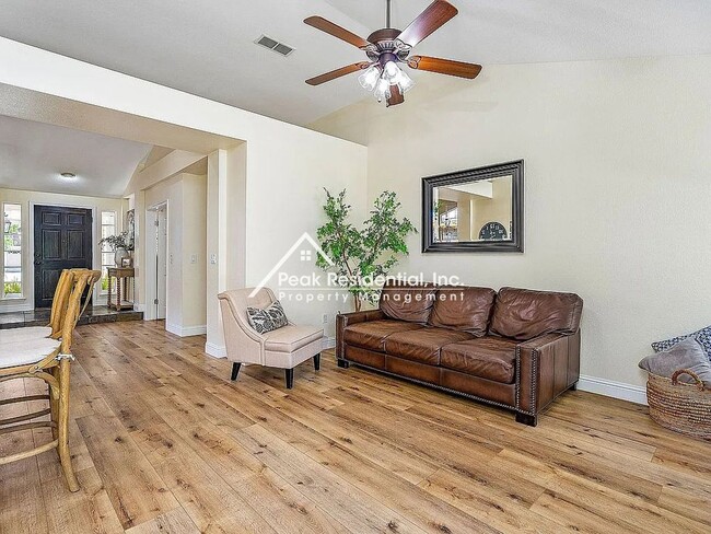 Building Photo - Updated 4bd/2ba Folsom Home with 3 Car Gar...