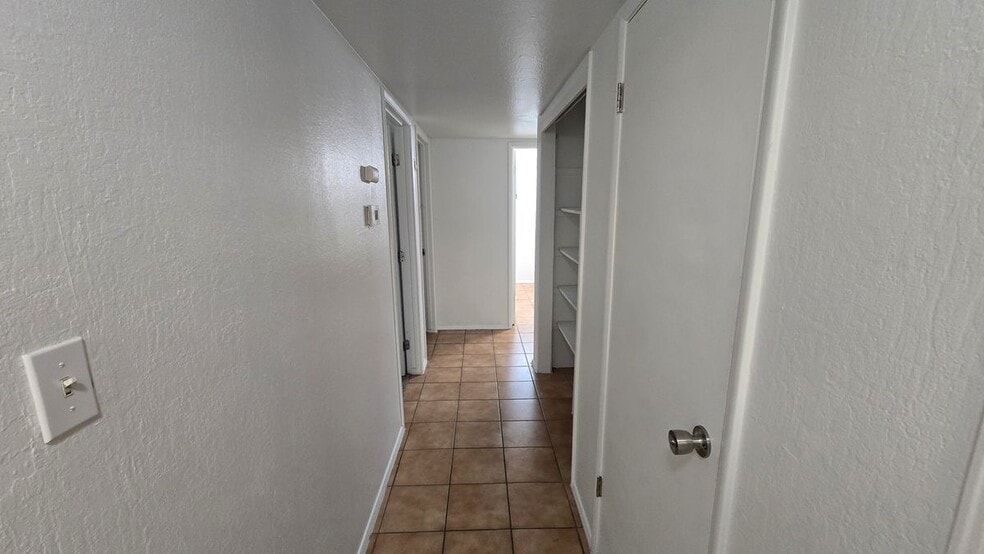 Building Photo - 4184 N Briarwood Ave