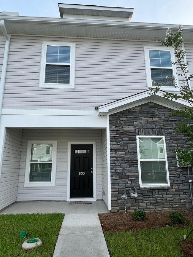 Building Photo - 903 Drake Grove Ln