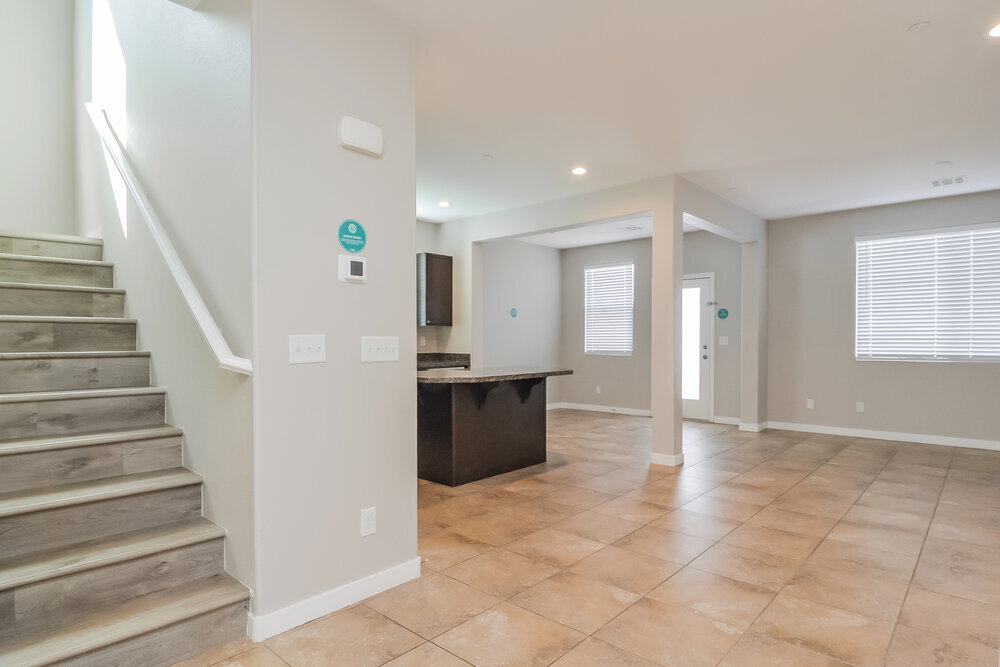 Building Photo - 993 Pebble Lake St
