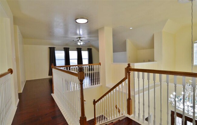 Building Photo - 7430 Boxwood Ridge Ln