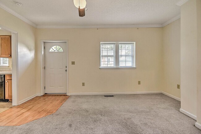 Building Photo - 1801 Indian Ridge Rd