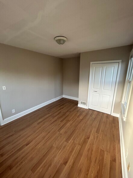 2nd Bedroom - 120 S End Rd