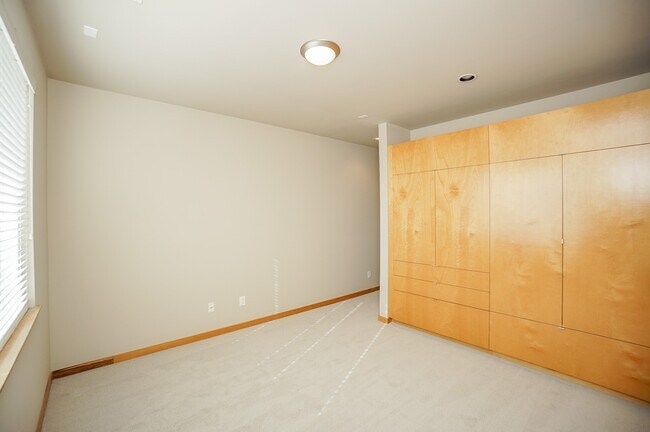 Building Photo - 228 Willard St