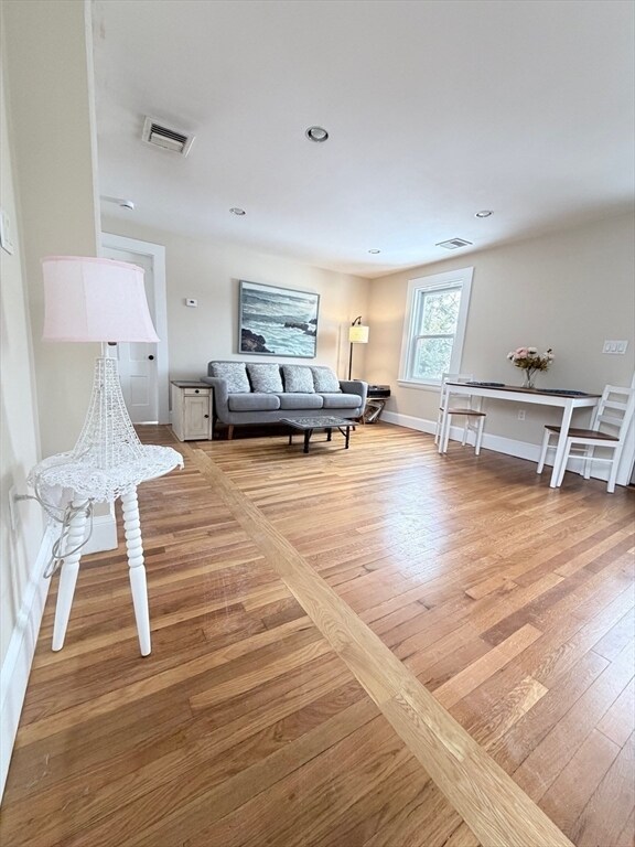 Building Photo - 94 Bolivar St