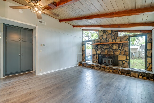 Building Photo - 5225 Hunter Rd