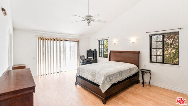 Building Photo - 359 Dalkeith Ave