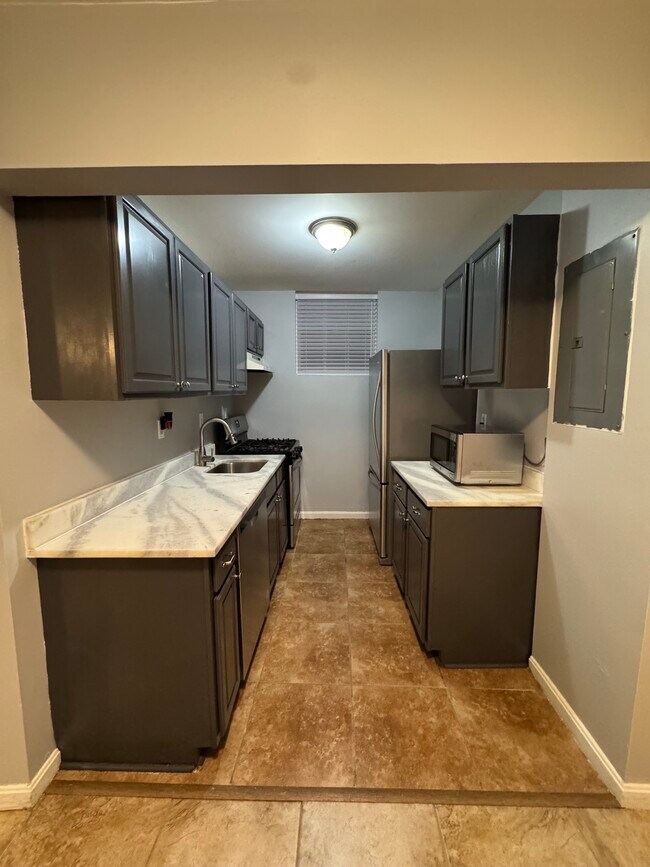 Building Photo - 11 46th St SE