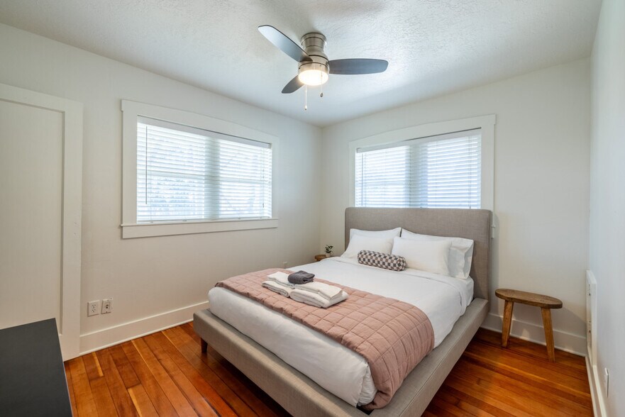 Building Photo - 3076 Melbourne St