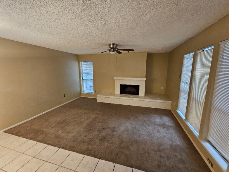 Building Photo - 9611 Walnut St