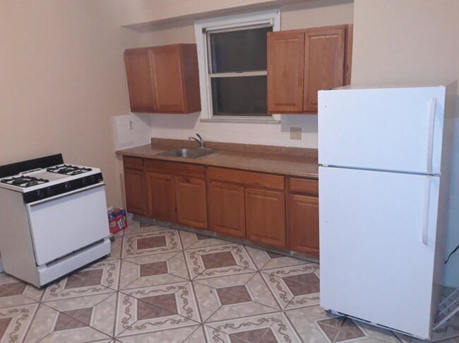 Primary Photo - 90 N Park St