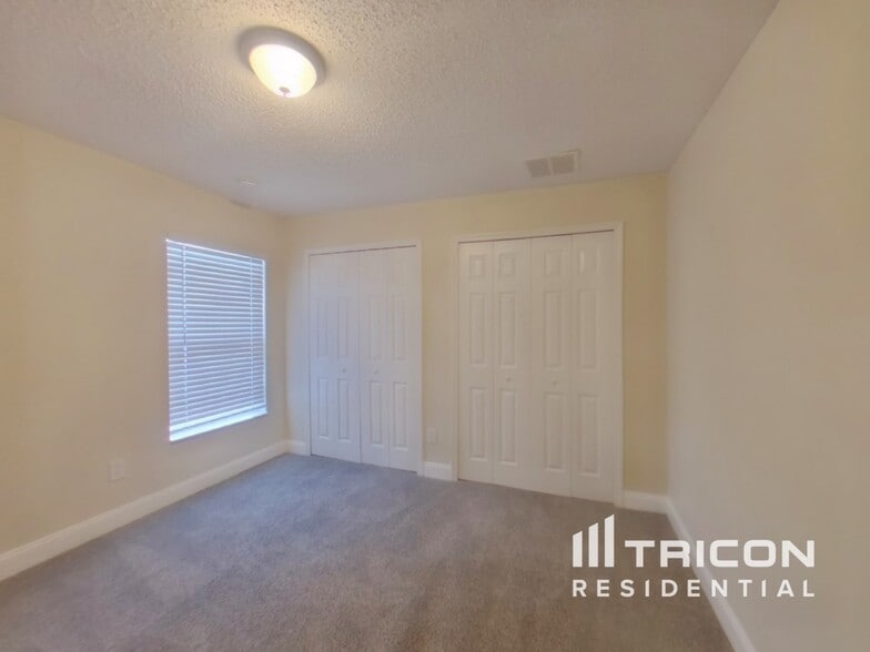 Building Photo - 1074 Worthington Dr